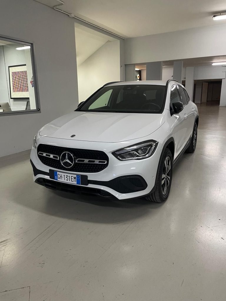 Mercedes-Benz GLA 200 d Automatic